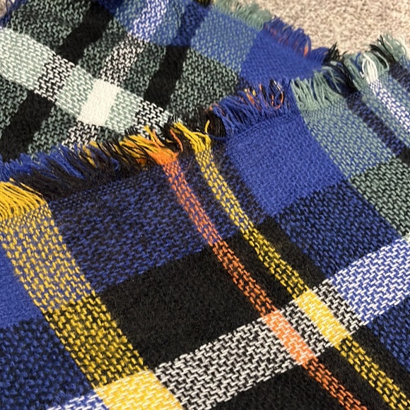 Funky Monkey scarf - Picture 2 of 3